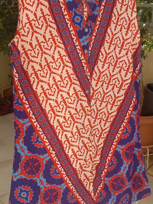 Dress with buttons new, multicolored, made of viscose