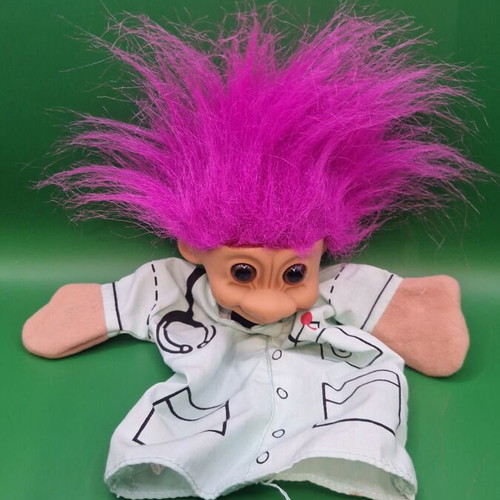 Trolls lot with glove troll like new, 10 figures + 1 glove troll