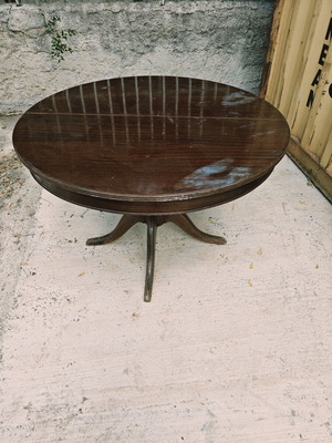 Rotonda dining table used, good condition