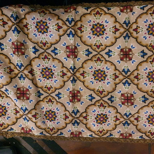 Embroidery set with 4 used handmade squares
