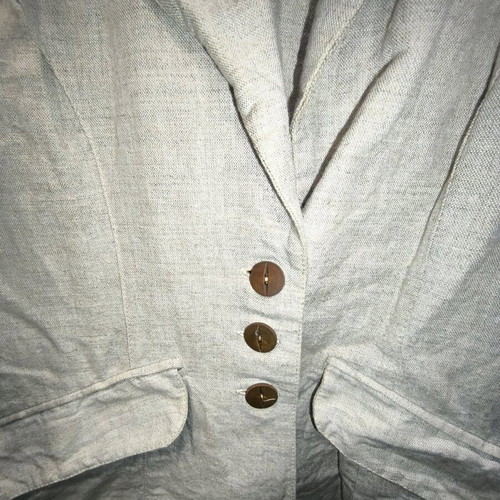 Beige linen jacket like new with wooden buttons size medium