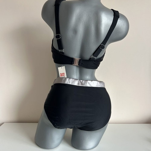 Black two-piece swimsuit size S new