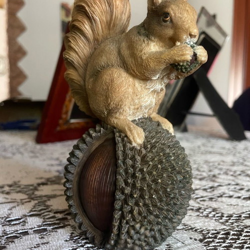 Decorative squirrel like new