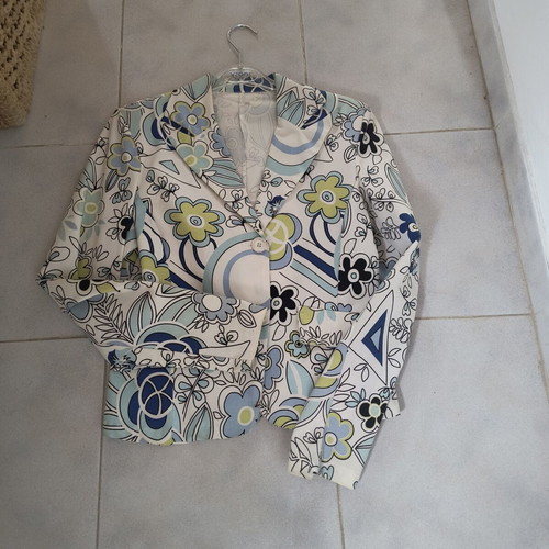 Cropped floral jacket like new, cotton elastic fabric, size S