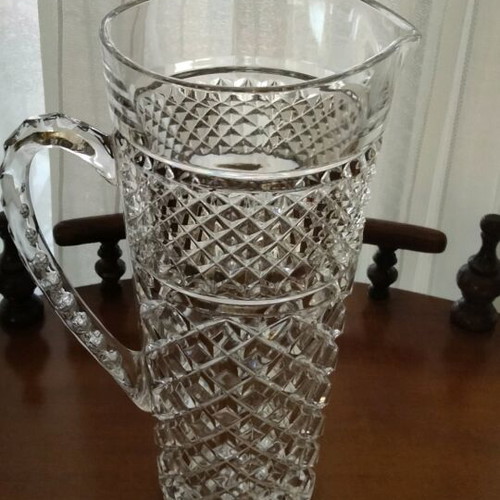 Crystal pitcher like new with diamond point pattern