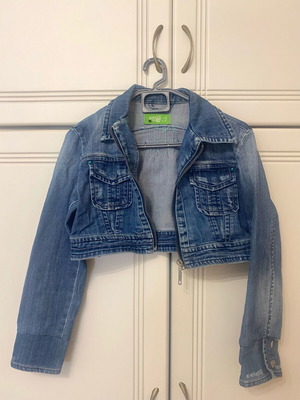 Denim short jacket size M like new, blue