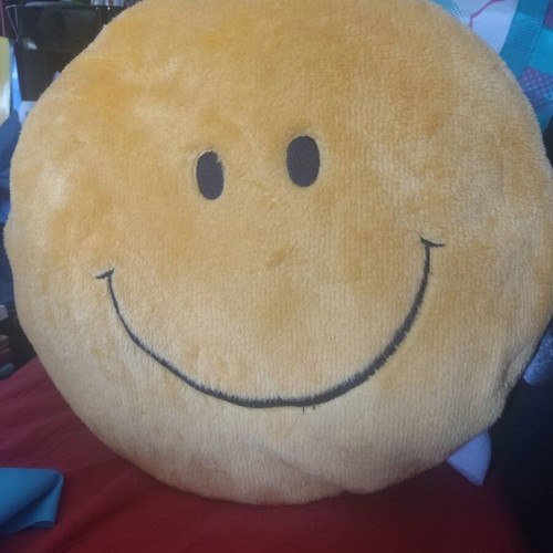 Smiley plush pillow like new, XL yellow, diameter ~40cm