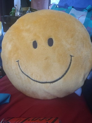 Smiley plush pillow like new, XL yellow, diameter ~40cm