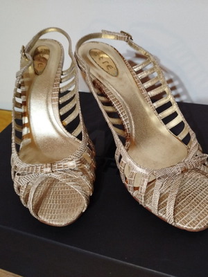 Etre shoes sandals used, beige snake pattern, size 40, 8cm heel
