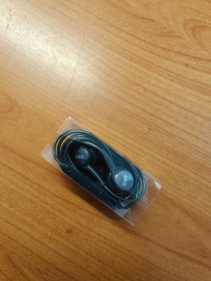 Ακουστικά με καρφί 3.5mm AKG καινούργια με ανταλλακτικά μαξιλαράκια