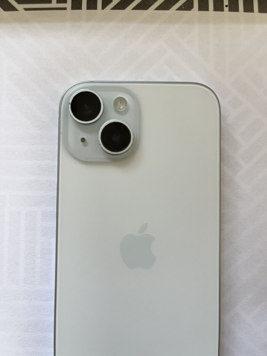 Apple iPhone 15 128GB White like new - € 490,00 - Vendora.cy
