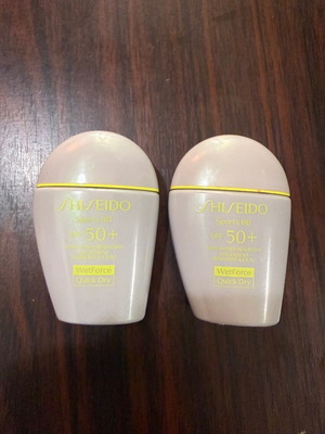 Shiseido Sports BB SPF 50+ κρέμα, πακέτο 2, ανοιχτό και μεσαίο