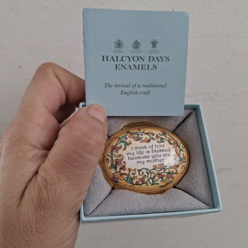 Vintage Halcyon Days enameled box with gold, new