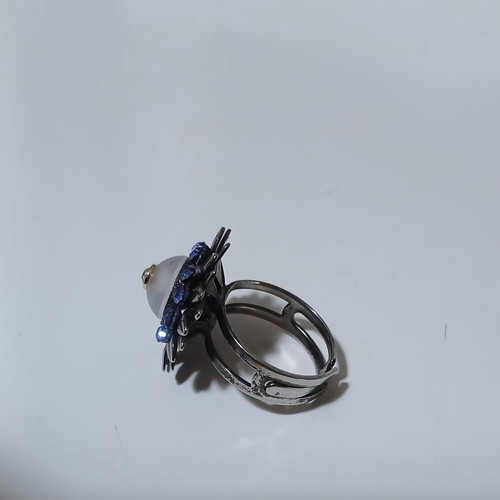 Vintage Fo Bijou Daisy Ring with Blue Crystals adjustable, like new
