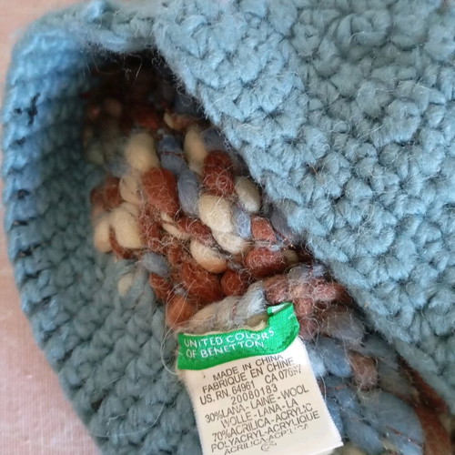 United Colors of Benetton hat like new, multicolor