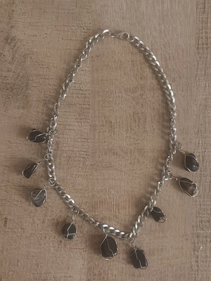 Chain necklace with stones like new