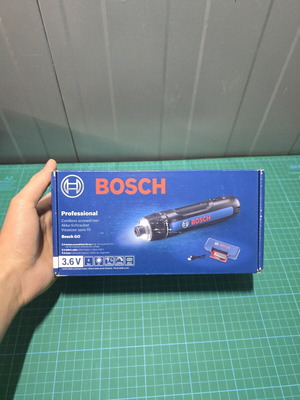 Bosch GO 3 кутия с кабел за зареждане нови