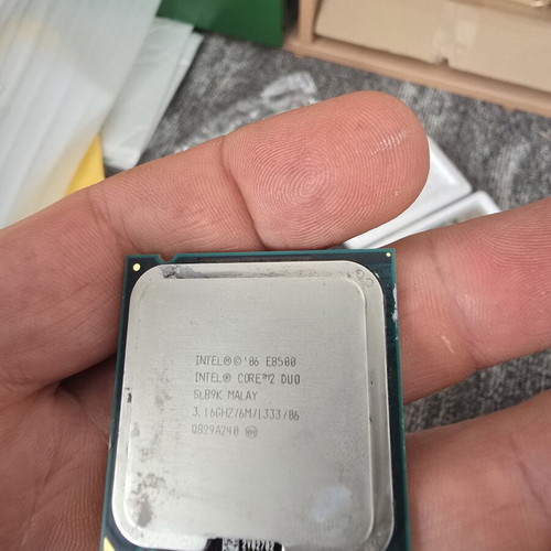 Intel Core E8500 3.16GHz unlocked CPU socket 775