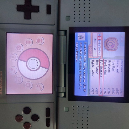 Pokemon Pearl game cartridge like new with shiny Pokemon and items