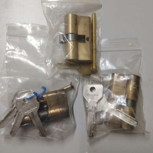 Locks with keys set of 3 used