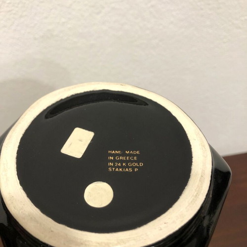 Handmade vase used with 24-carat gold leaf