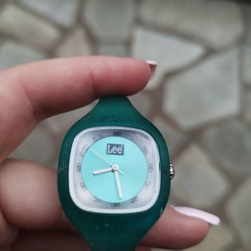 Lee watch used, battery needed