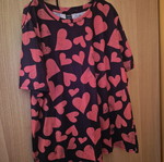 Short-sleeve T-shirt with hearts like new, size L