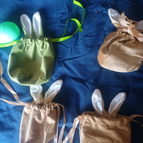 Easter bunny pouches new, set of 4 pieces