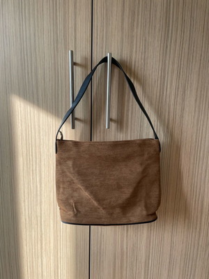 Brown beige shoulder bag faux suede like new, medium size