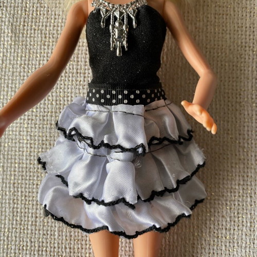 Collectible Barbie doll like new, well preserved and clean