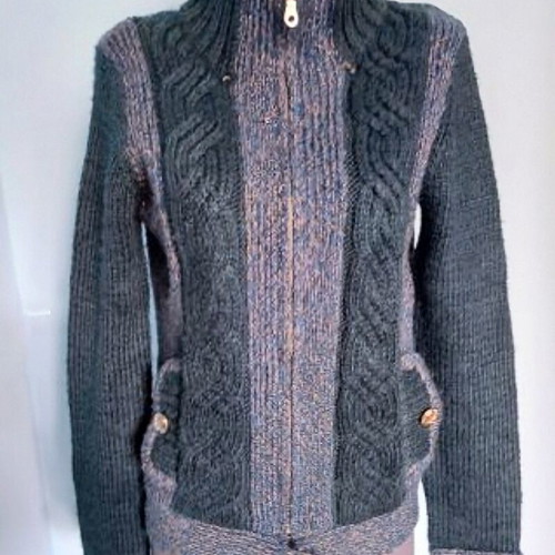 Vila cardigan like new, large size, green with lame
