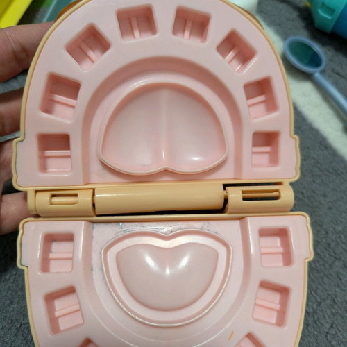 Playdough dentist and other molds like new