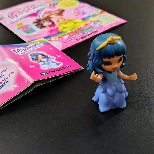 Magiki Rainbow Princess Figure like new with book