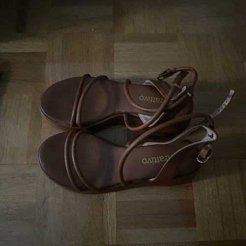 Attrattivo brown sandals like new, size 36