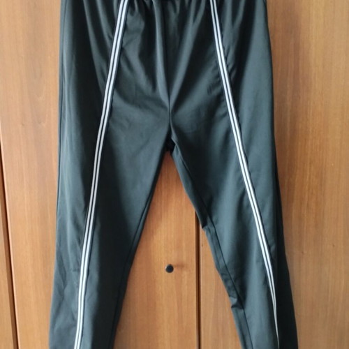 Black slim tracksuit pants size XL like new, spring wear