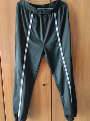 Black slim tracksuit pants size XL like new, spring wear