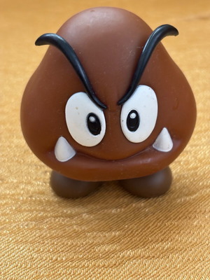 Goomba Nintendo Official Super Mario фигура употребявана
