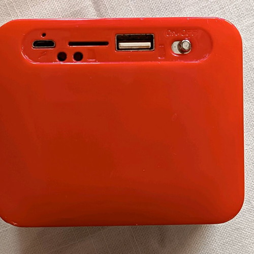 T&G Bluetooth Speaker 5W like new, red pocket size