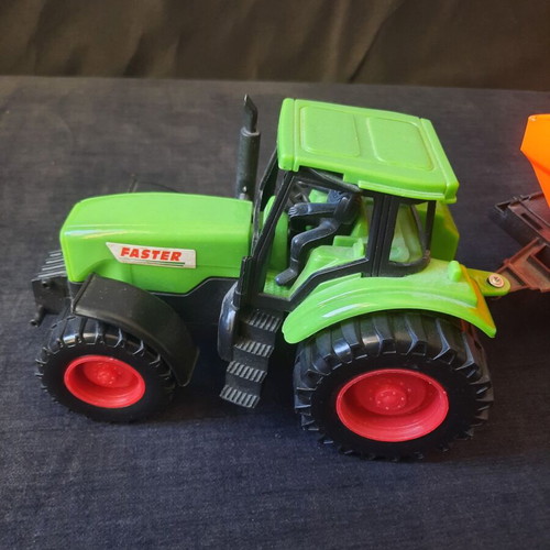 Toy tractor with trailer like new, fully functional