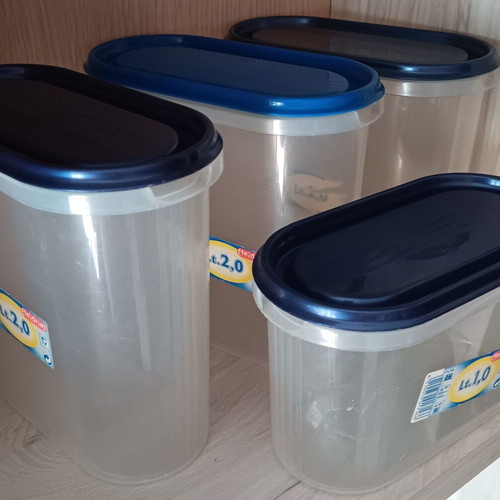 Plastic storage containers used, pack of 4 pieces