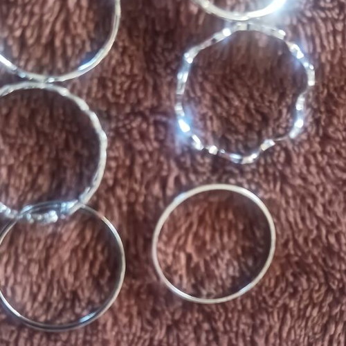Set of 6 silver rings with different designs