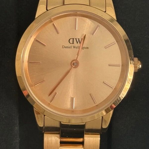 Daniel Wellington watch gold new authentic
