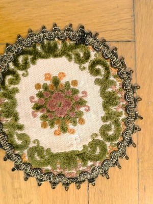 Velour Table Runner Set like new