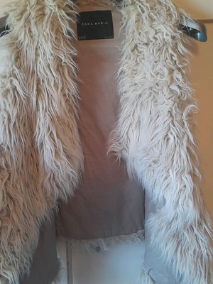 Zara sleeveless vest like new, ice white, wool, size XS