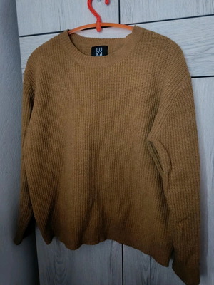 Mustard Sweater Luigi new, one size