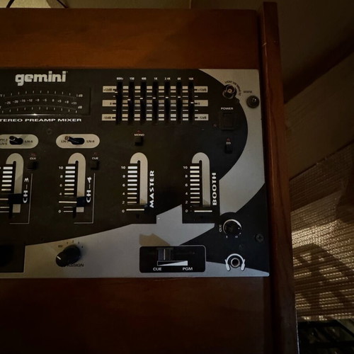 Sound system with DJ Gemini PDM-14 mixer, Technics CD players and wooden furniture like new