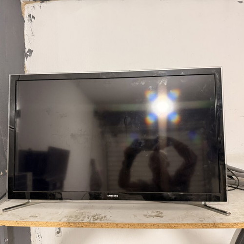 Samsung 32" Smart TV LED UE32F4500AW used, screen issue