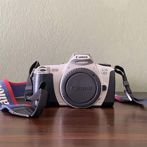 Canon EOS 300 (Rebel 2000) SLR camera body used