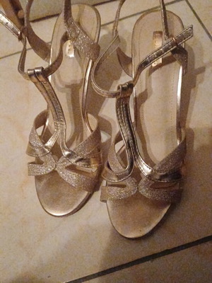 Bozikis rose gold sandals size 38 like new with thin heel