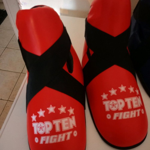 Protective foot guards like new